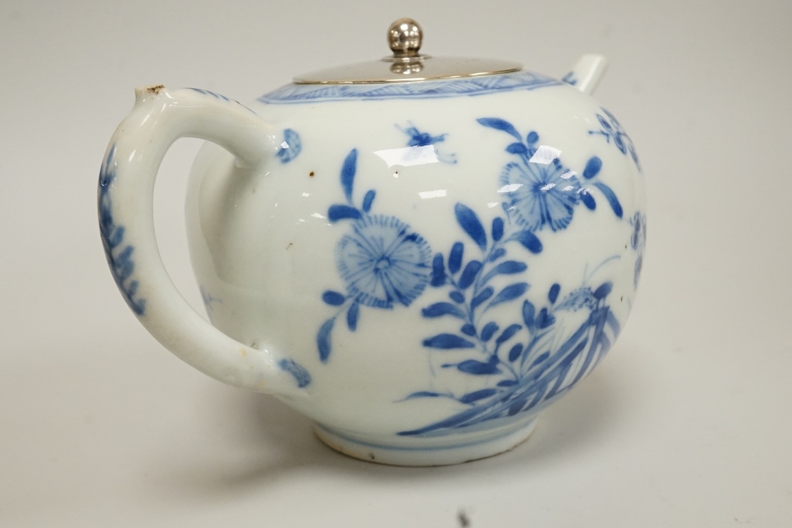 A Chinese blue and white teapot, with metal cover, Kangxi period, 10.5cm high